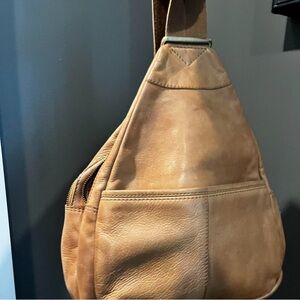 Chic Tan Leather Women's Messenger Bag